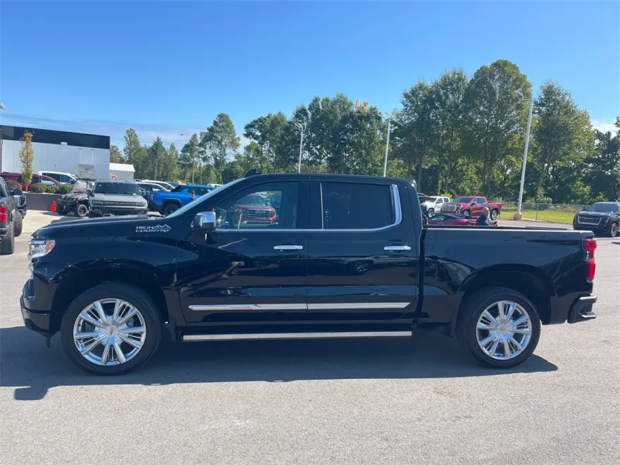 2025 Chevrolet Silverado 1500 High Country photo 1
