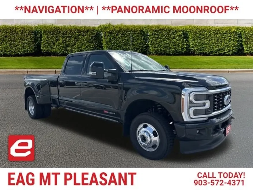 2025 Ford F-350 Platinum photo 1