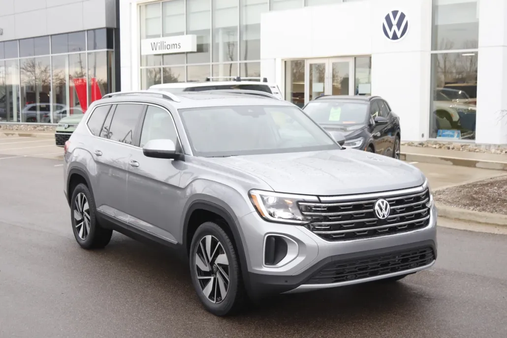 2025 Volkswagen Atlas SEL photo 1