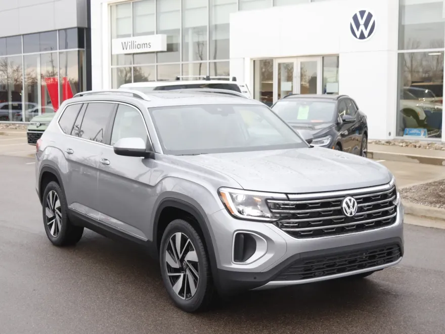 2025 Volkswagen Atlas SEL photo 1
