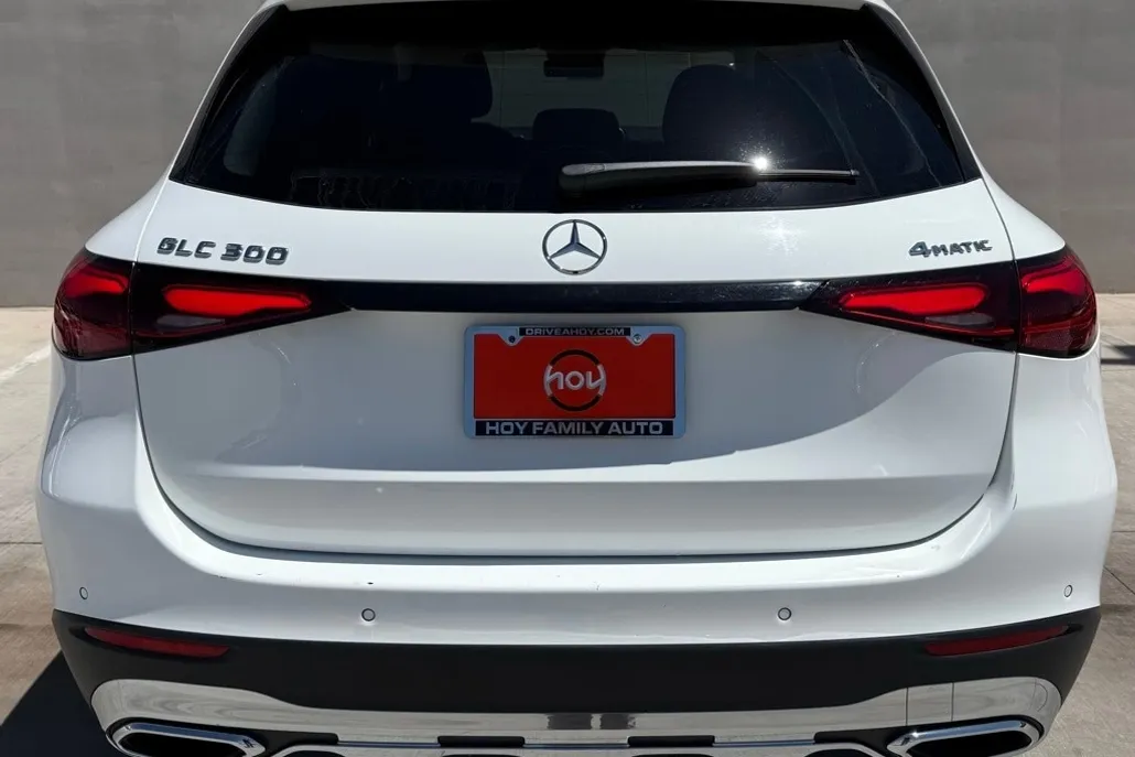 2024 Mercedes Benz GLC 300 4MATIC photo 1