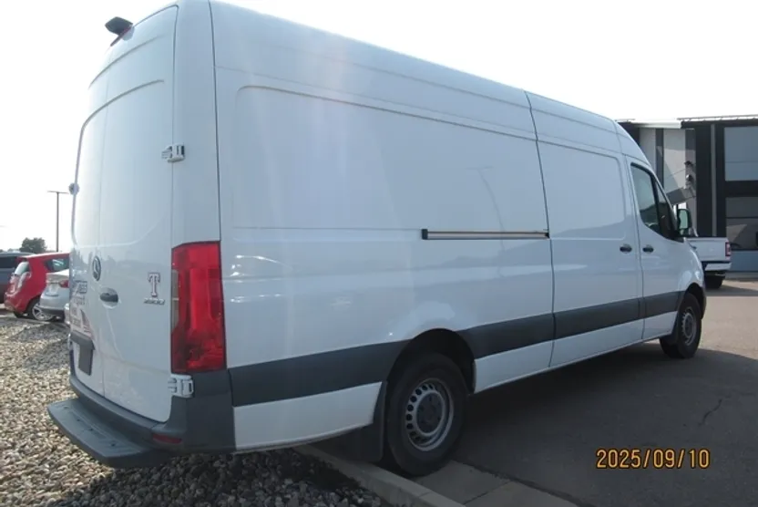 2021 Mercedes Benz Sprinter 170 WB photo 1