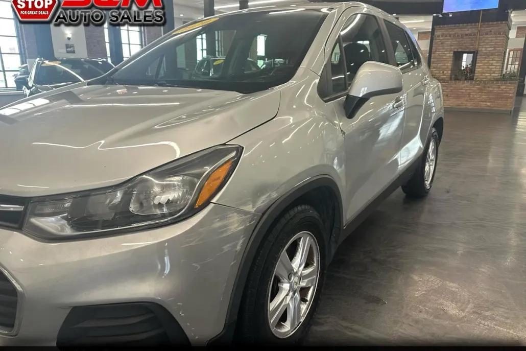2020 Chevrolet Trax LS photo 1