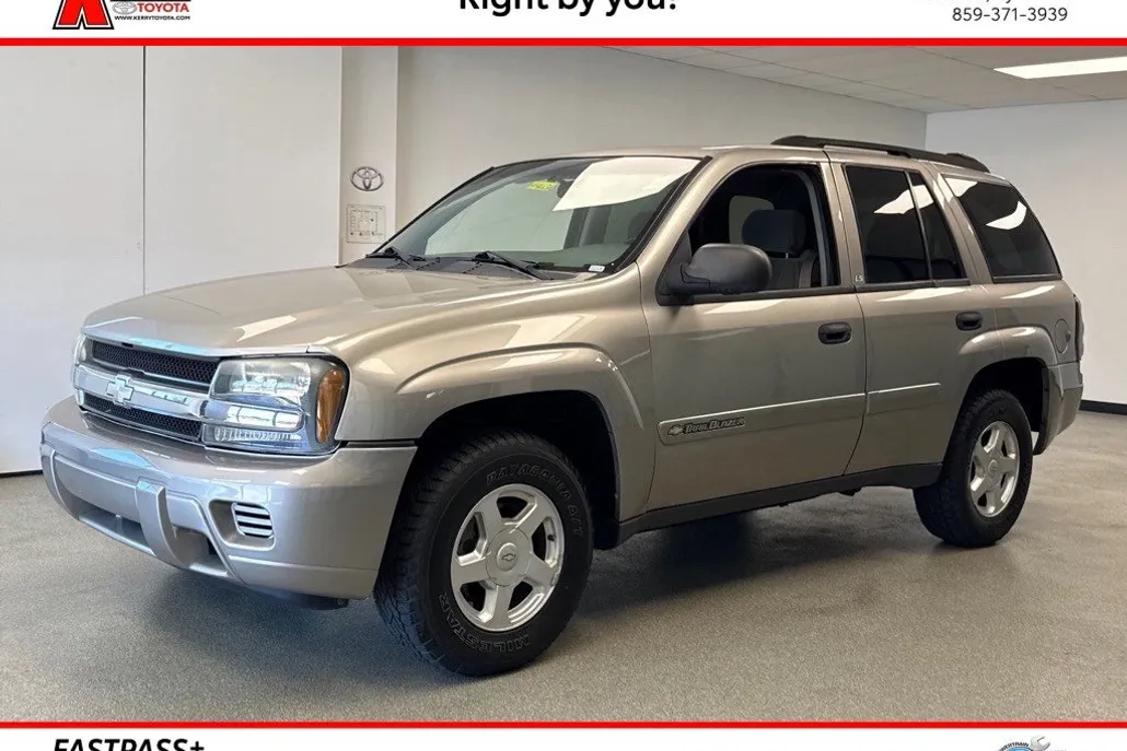 2002 Chevrolet Trailblazer LS photo 1