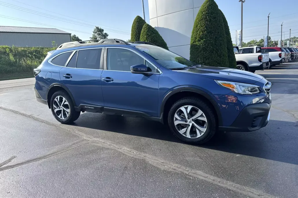 2022 Subaru Outback Limited photo 1