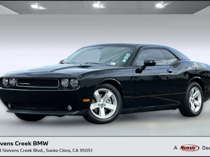 2012 Dodge Challenger SXT photo 1