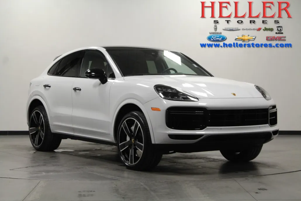 2023 Porsche Cayenne Coupe Turbo photo 1