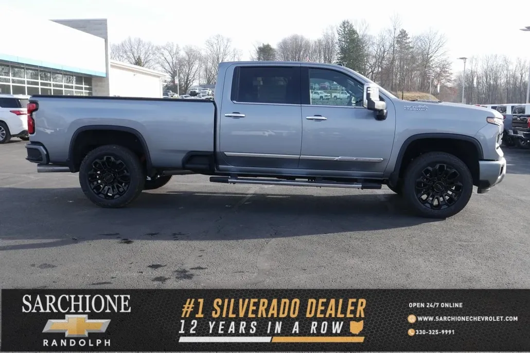 2025 Chevrolet Silverado 2500HD High Country photo 1
