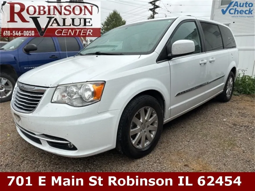 2016 Chrysler Town & Country Touring photo 1
