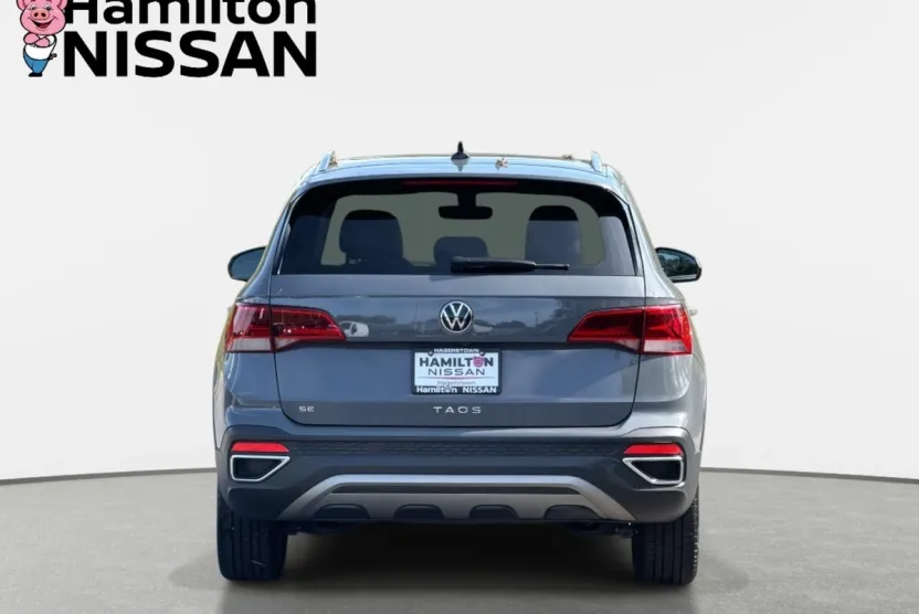2023 Volkswagen Taos SE photo 1