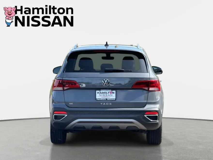 2023 Volkswagen Taos SE photo 1