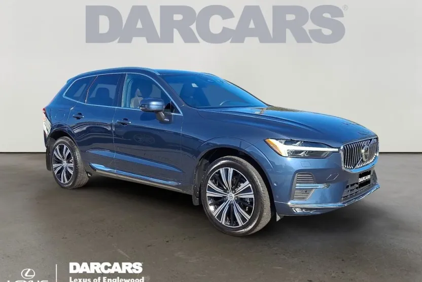 2022 Volvo XC60 B5 Inscription photo 1