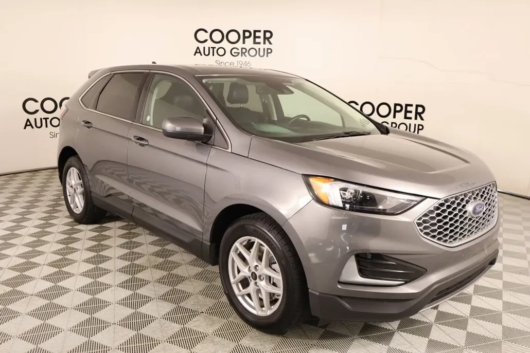 2024 Ford Edge SEL photo 1