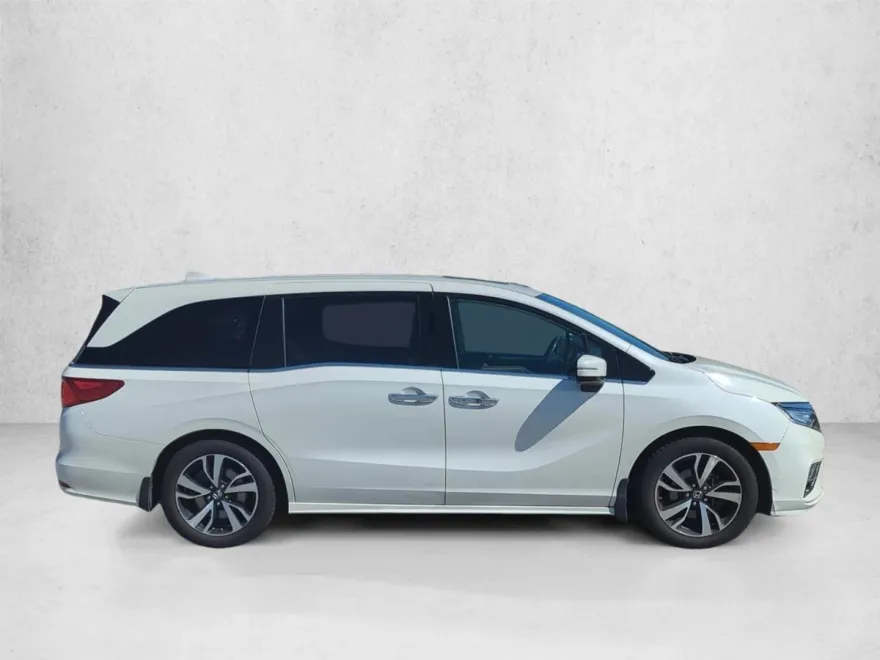 2018 Honda Odyssey Elite photo 1