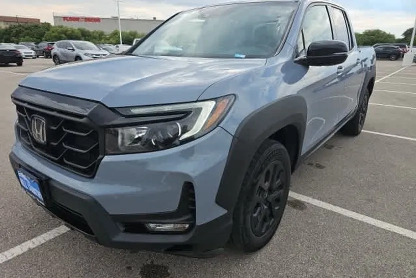 2023 Honda Ridgeline Black Edition photo 1