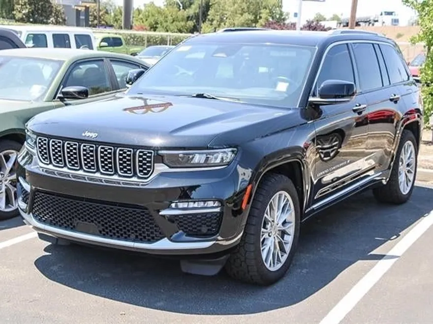 2022 Jeep Grand Cherokee Summit photo 1