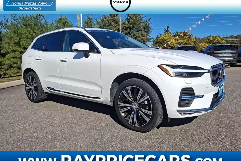 2022 Volvo XC60 B5 Inscription photo 1