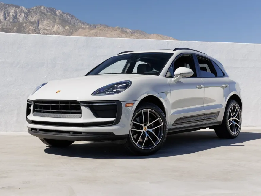2022 Porsche Macan photo 1