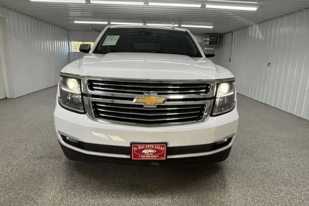 2017 Chevrolet Tahoe Premier photo 1