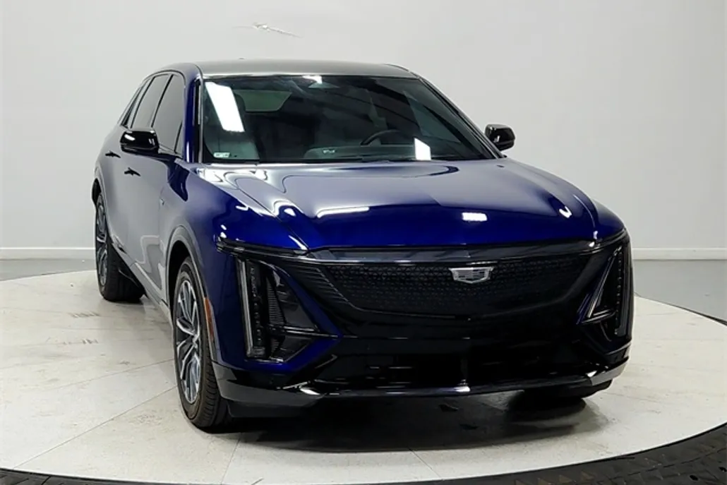 2024 Cadillac Lyriq Sport photo 1