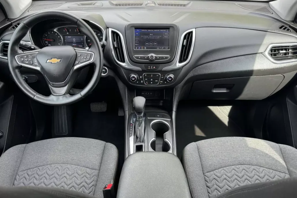 2024 Chevrolet Equinox LT photo 1