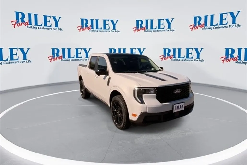 2025 Ford Maverick Lariat photo 1