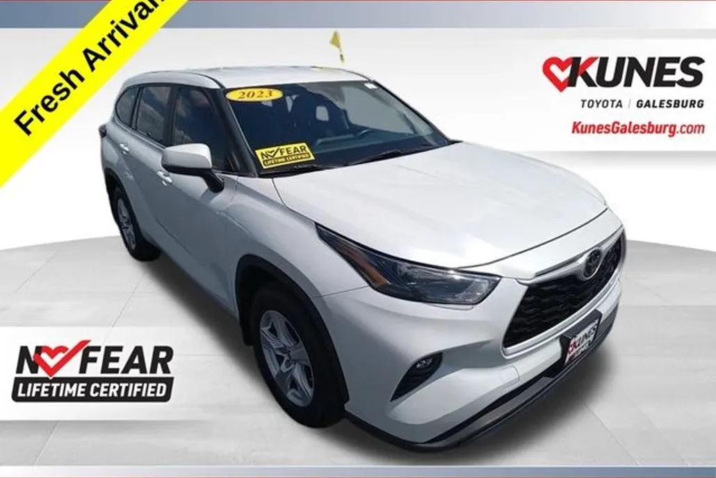 2023 Toyota Highlander L photo 1