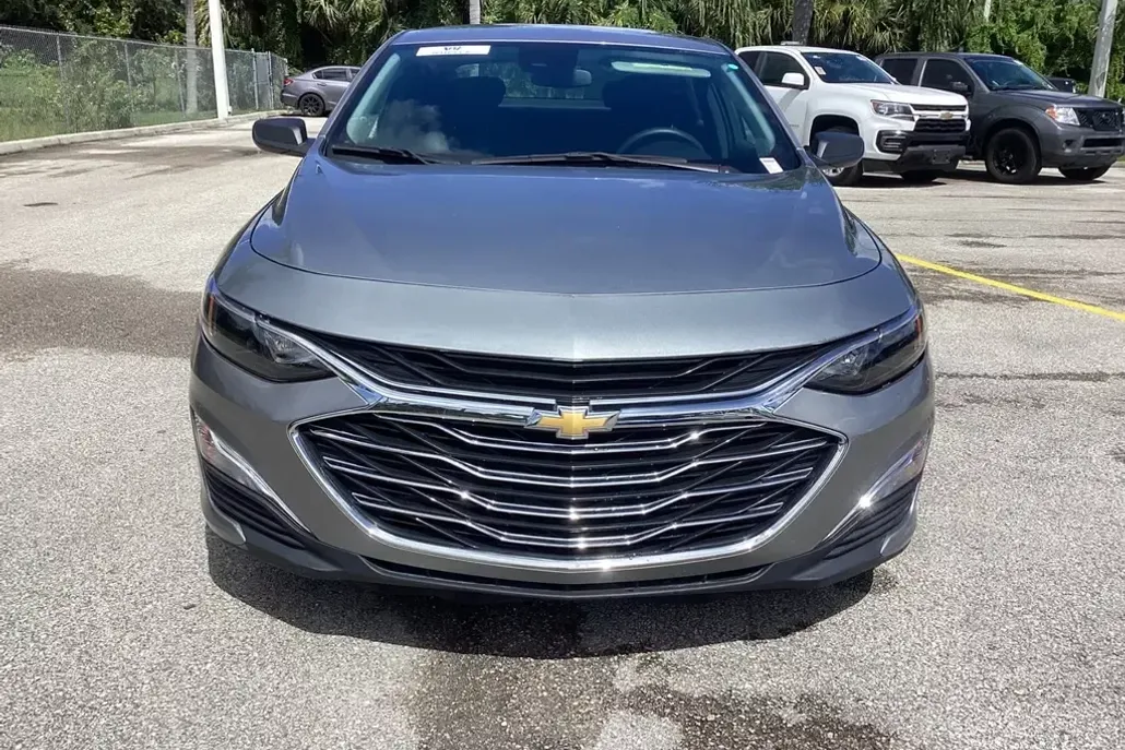 2023 Chevrolet Malibu LS photo 1
