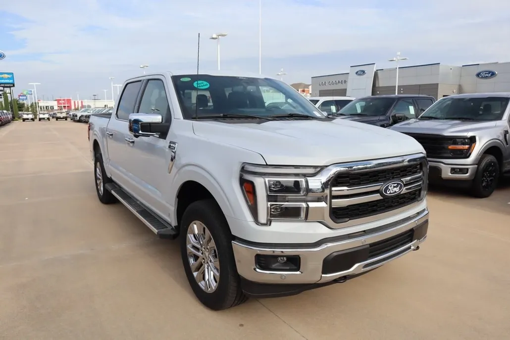 2025 Ford F-150 Lariat photo 1