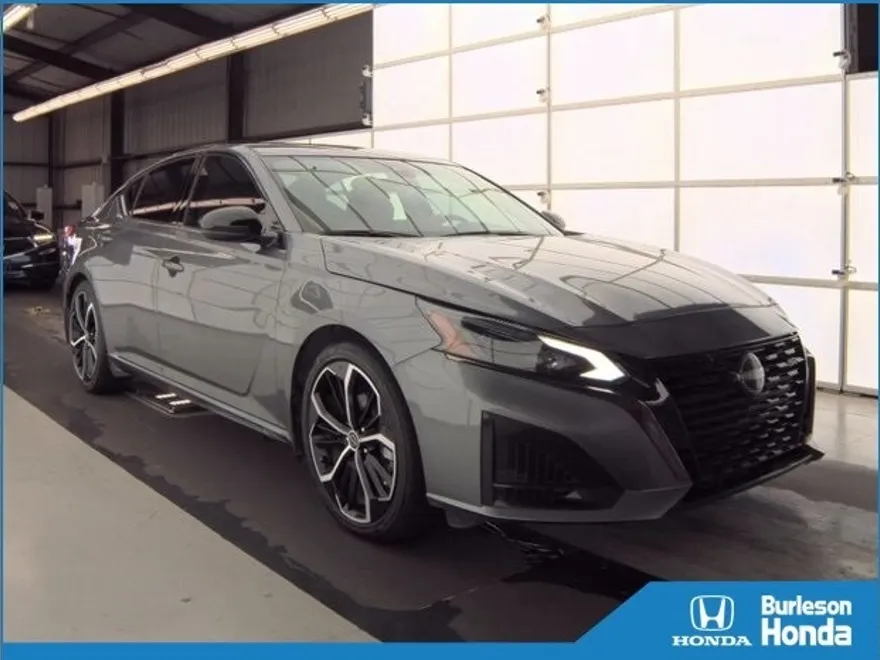 2024 Nissan Altima 2.5 SR photo 1