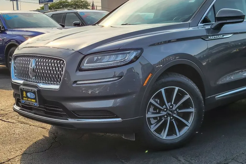 2022 Lincoln Nautilus Standard photo 1