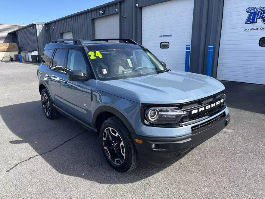 2024 Ford Bronco Sport Outer Banks photo 1