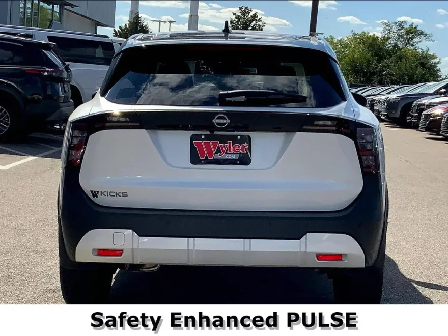 2025 Nissan Kicks SV photo 1