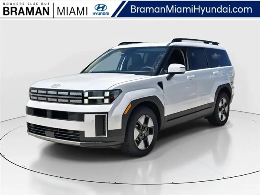 2025 Hyundai Santa Fe SEL photo 1