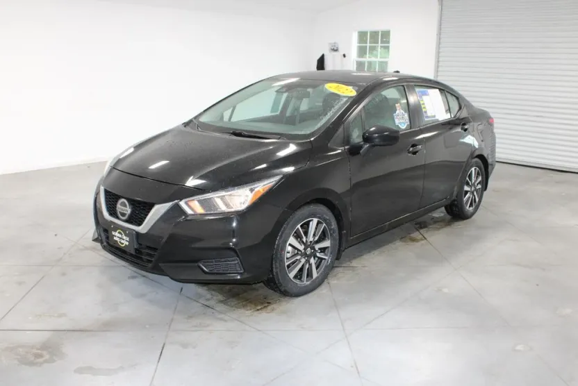 2022 Nissan Versa 1.6 SV Sedan photo 1