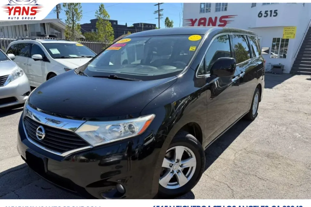 2015 Nissan Quest SV photo 1