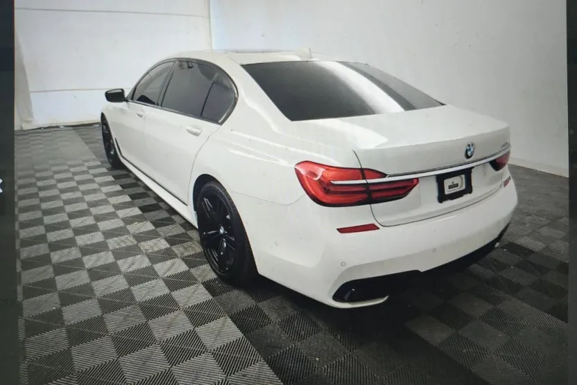 2018 Bmw 740i photo 1