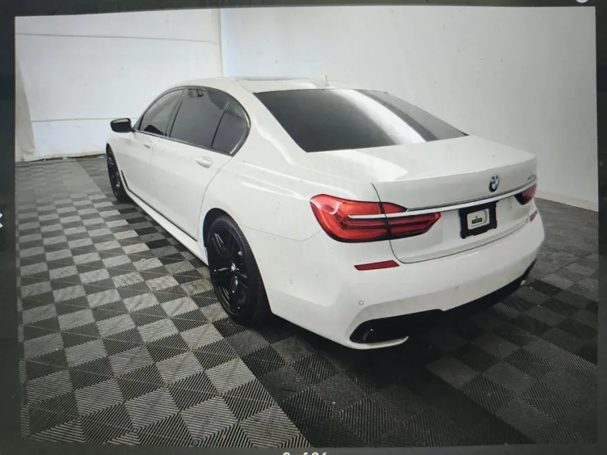 2018 Bmw 740i photo 1