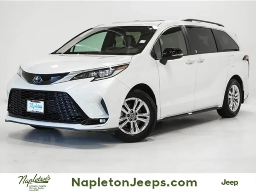 2023 Toyota Sienna XSE photo 1