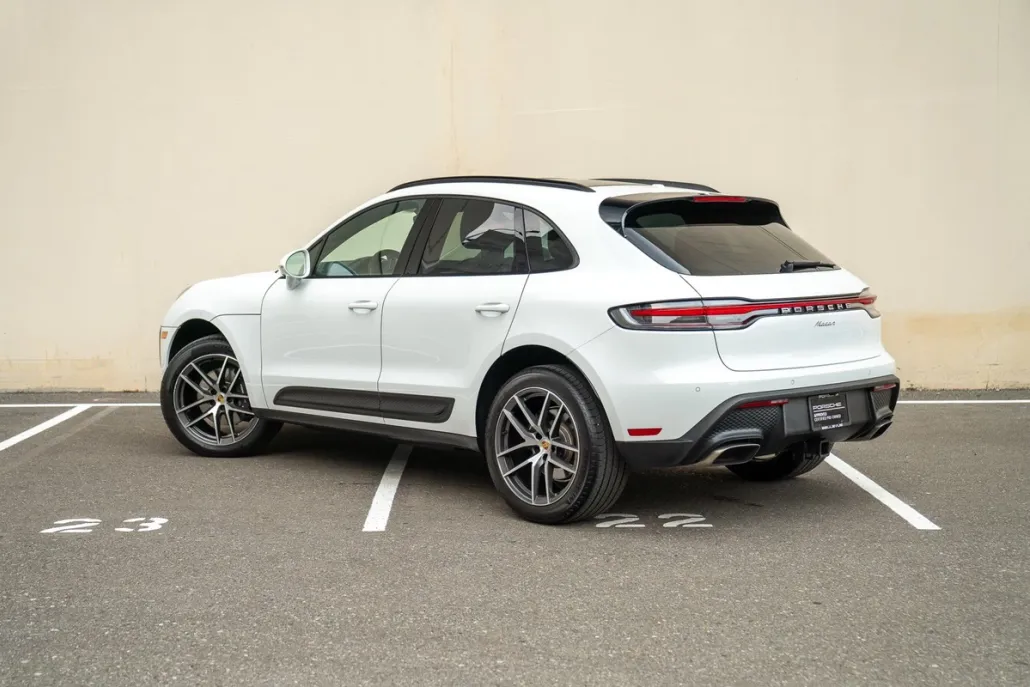 2025 Porsche Macan S photo 1