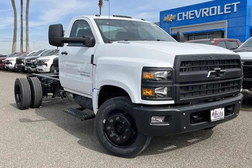 2023 Chevrolet Silverado 5500HD Work Truck photo 1