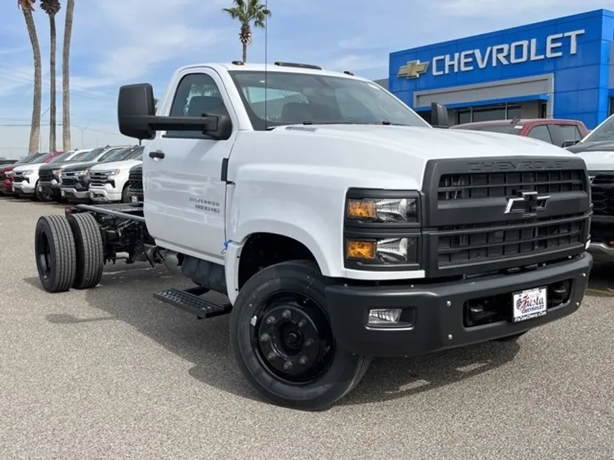 2023 Chevrolet Silverado 5500HD Work Truck photo 1