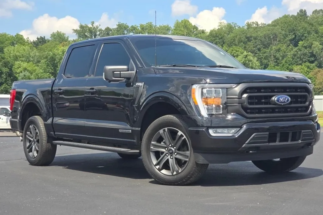 2023 Ford F-150 XLT photo 1