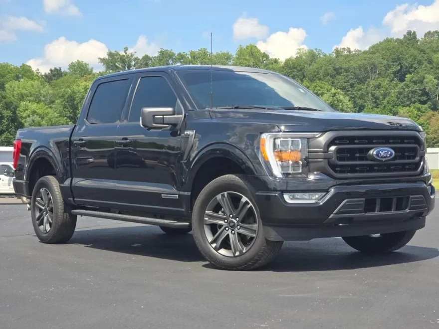 2023 Ford F-150 XLT photo 1