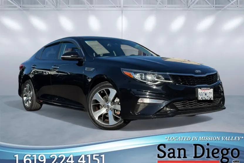2019 Kia Optima S photo 1