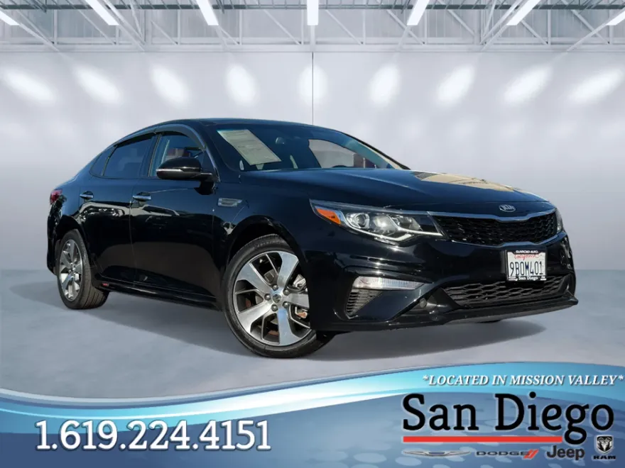 2019 Kia Optima S photo 1