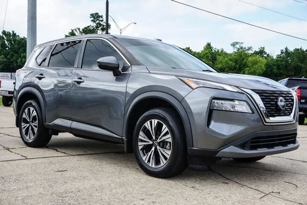 2022 Nissan Rogue SV photo 1