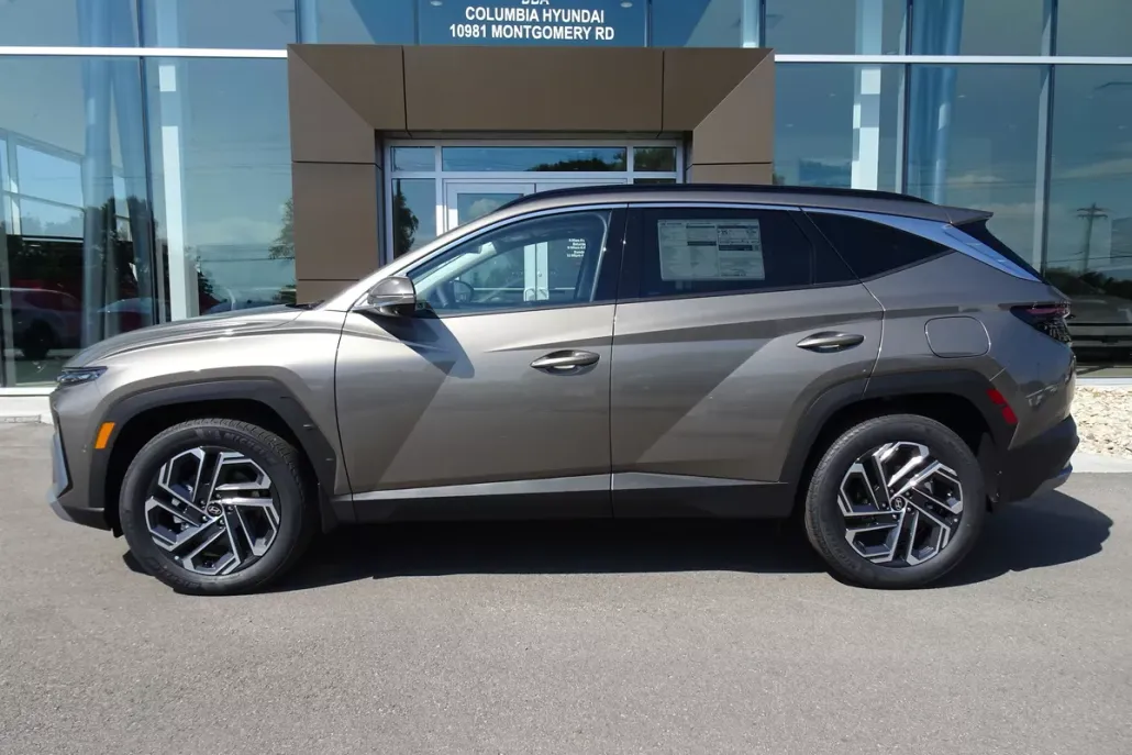2025 Hyundai Tucson Hybrid Limited photo 1