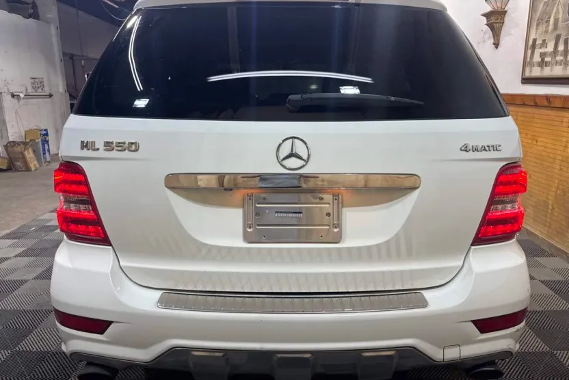 2010 Mercedes Benz ML 550 4MATIC photo 1