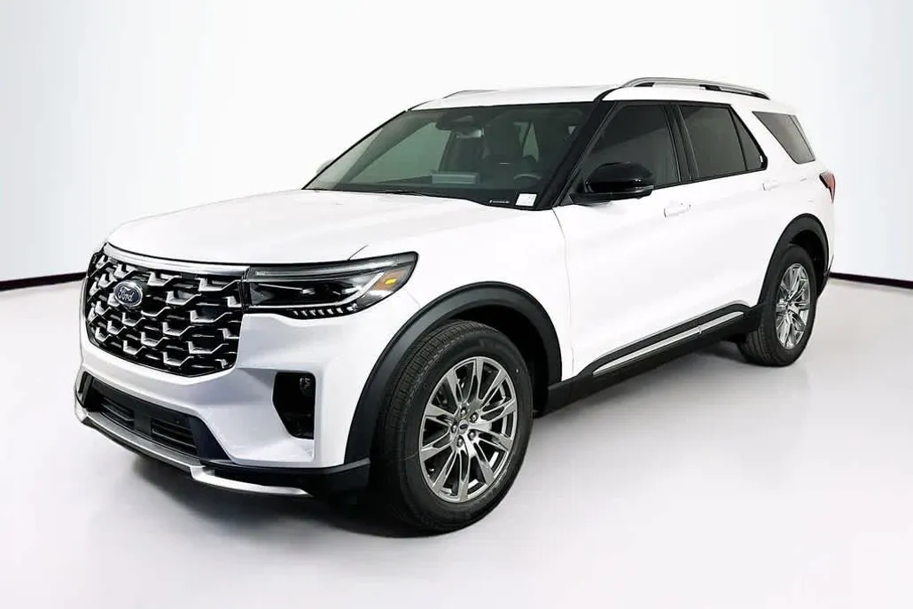 2025 Ford Explorer Platinum photo 1